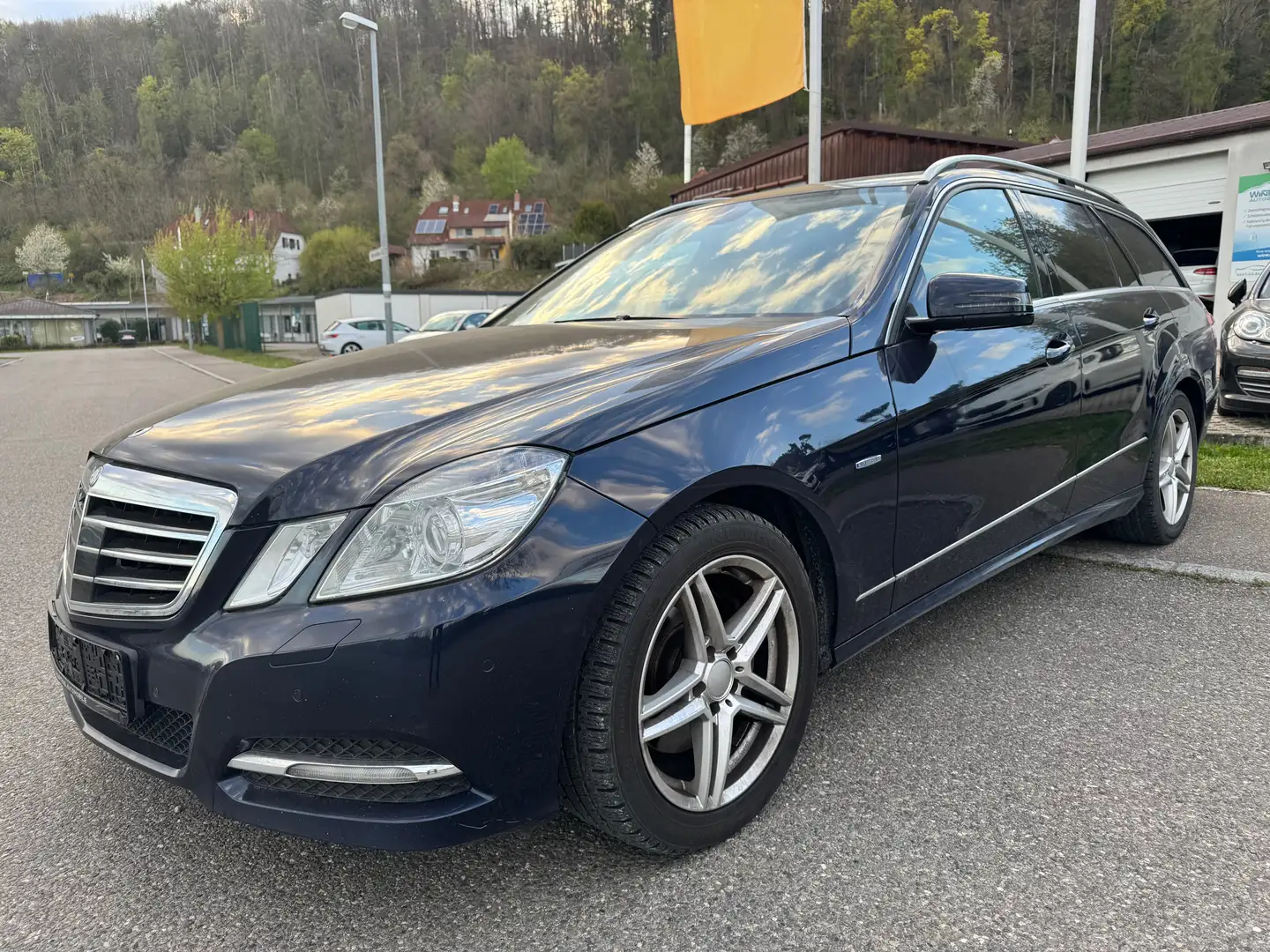 Mercedes-Benz E 250 E 250 CDI 4Matic /Unfall/ Fahrbereit Blau - 1