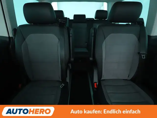 Volkswagen Multivan view 15