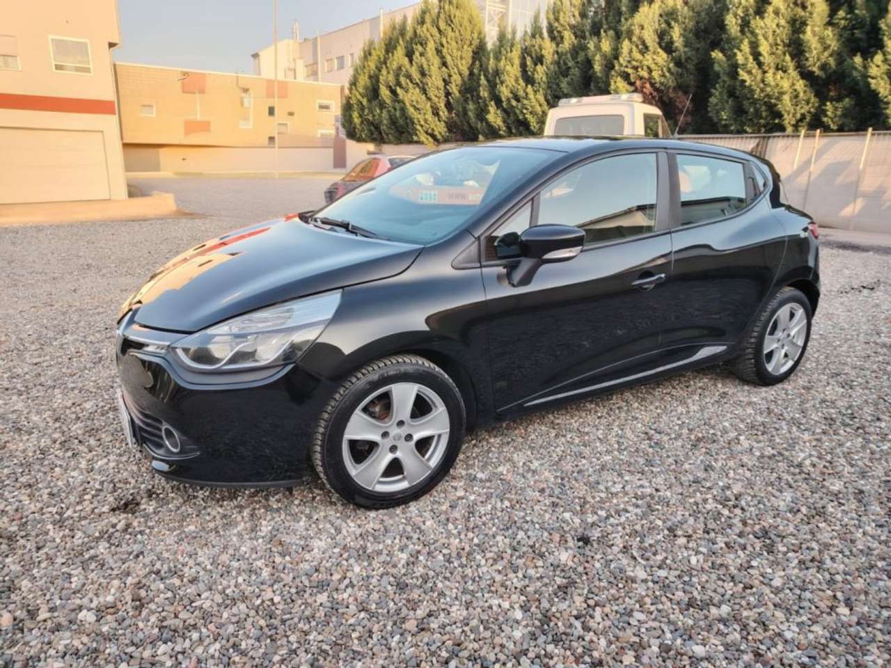 Renault Clio 1.2 75CV 5 porte Live NEOPATENTATI