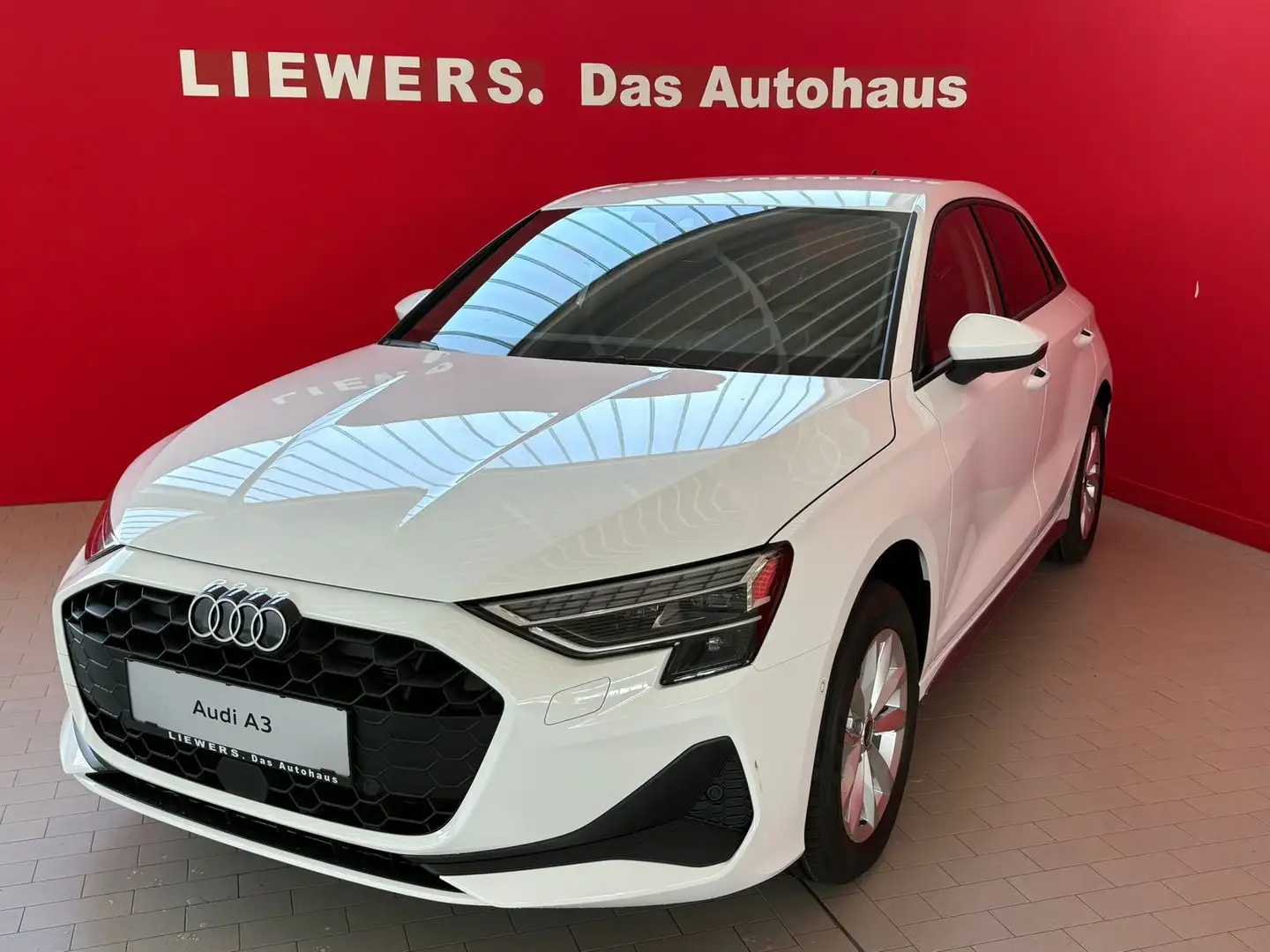 Audi A3 30 TFSI Weiß - 1