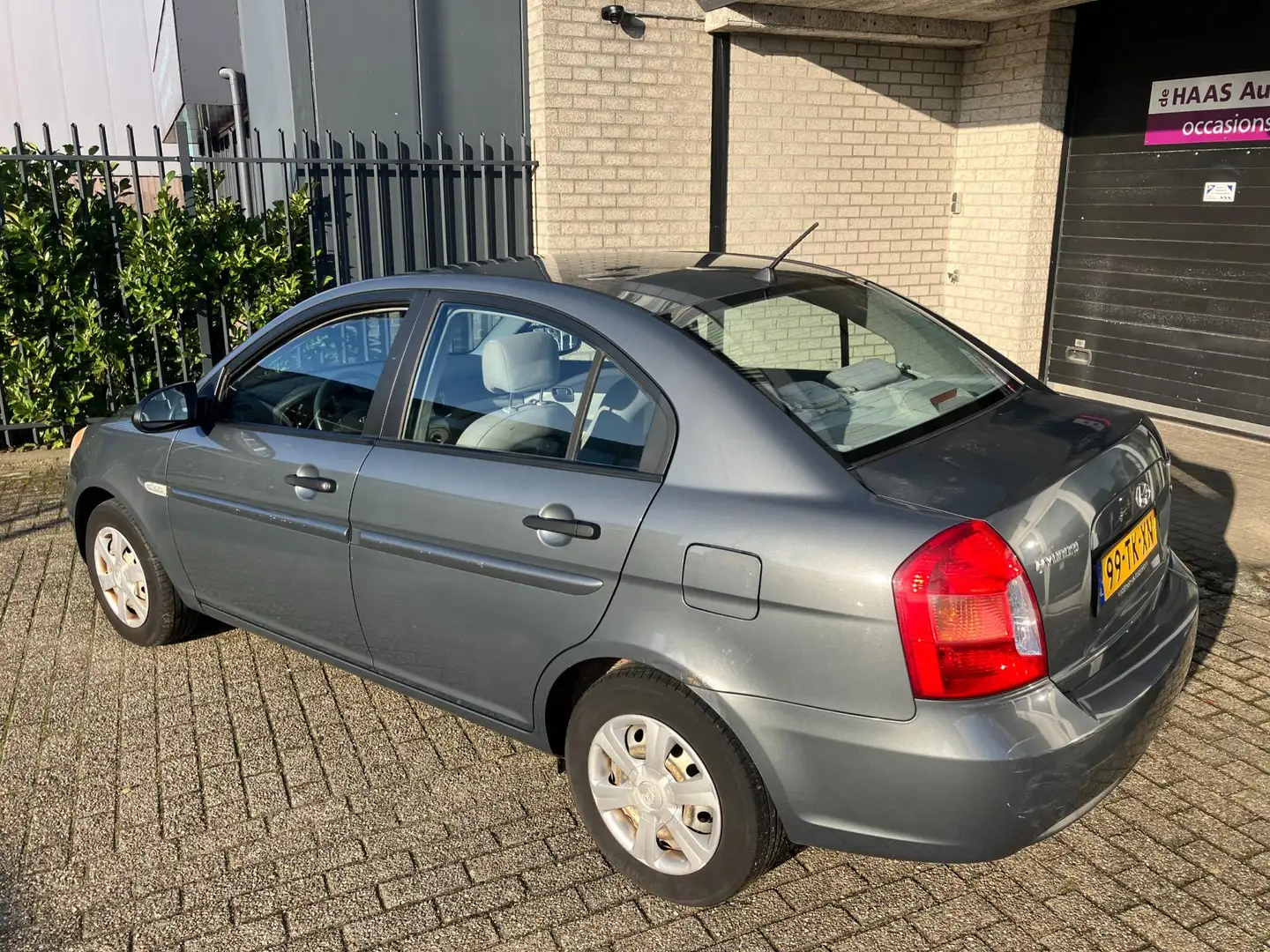 Hyundai ACCENT 1.4i Dynamic / SEDAN / APK JULI 2026 / NWE MODEL / Grigio - 2