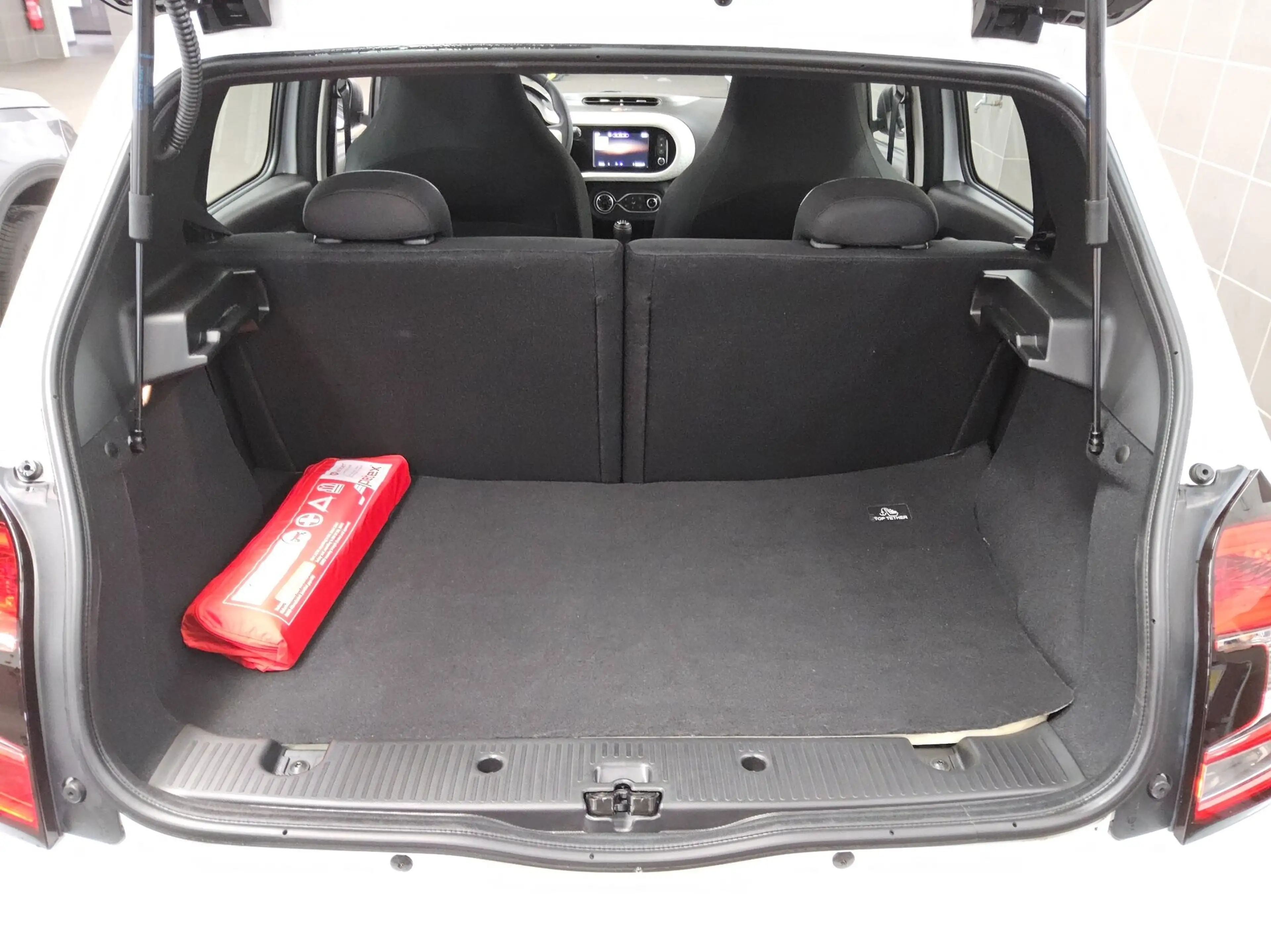 Renault Twingo TWINGO T-LEDER KLIMA RADIO BT USB DAB — photo 11