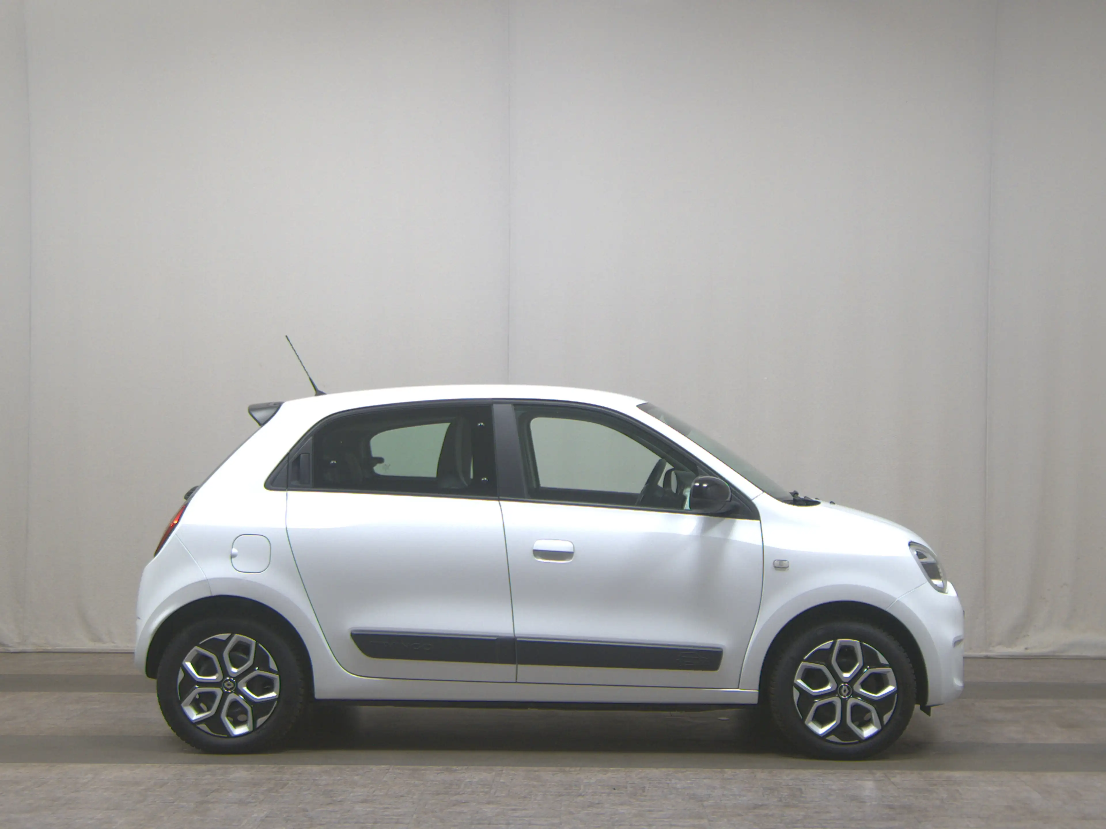Renault Twingo TWINGO T-LEDER KLIMA RADIO BT USB DAB — photo 14
