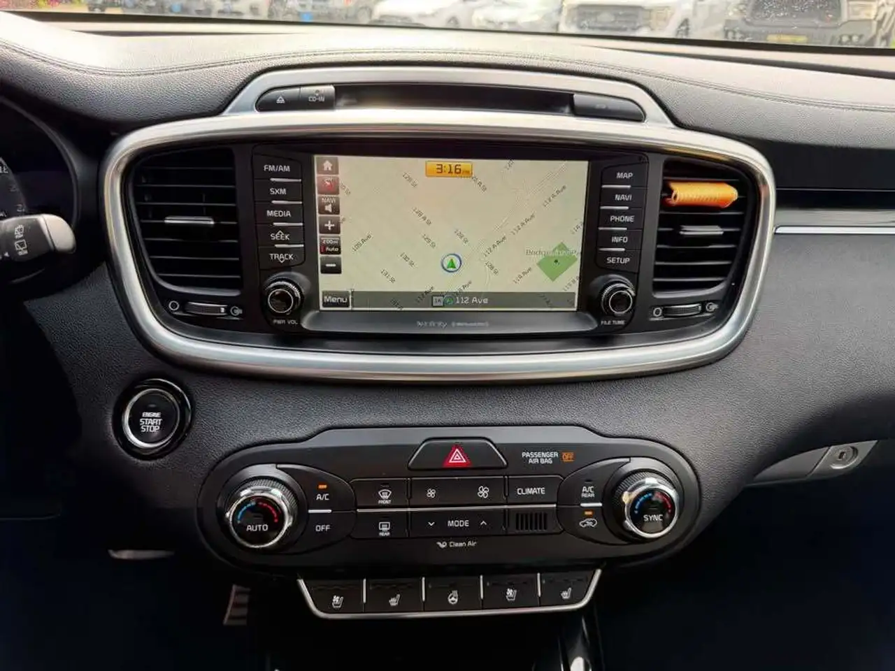 Kia Sorento снимка Kia Sorento