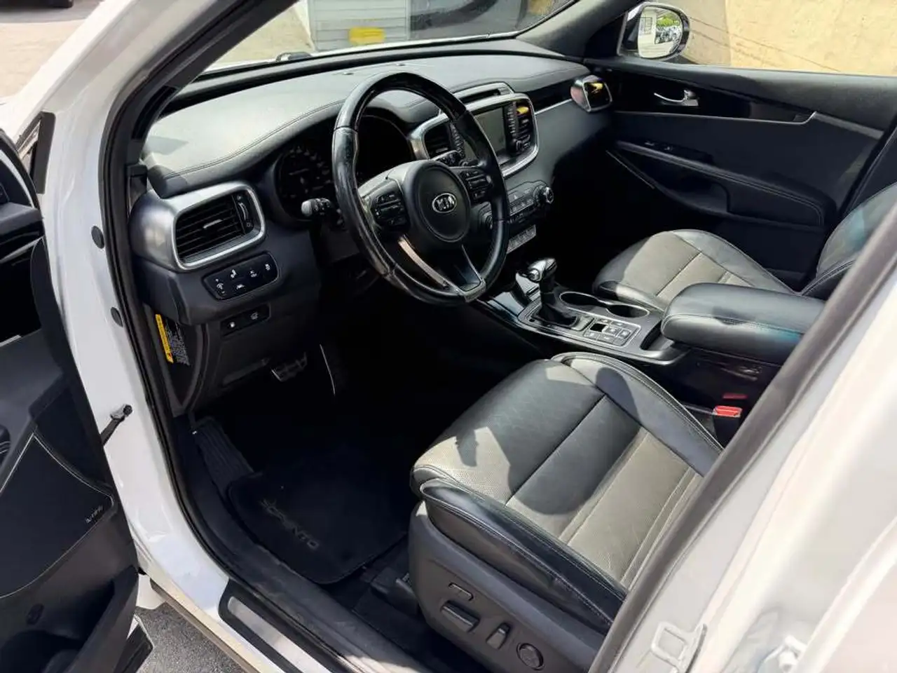 Kia Sorento снимка Kia Sorento