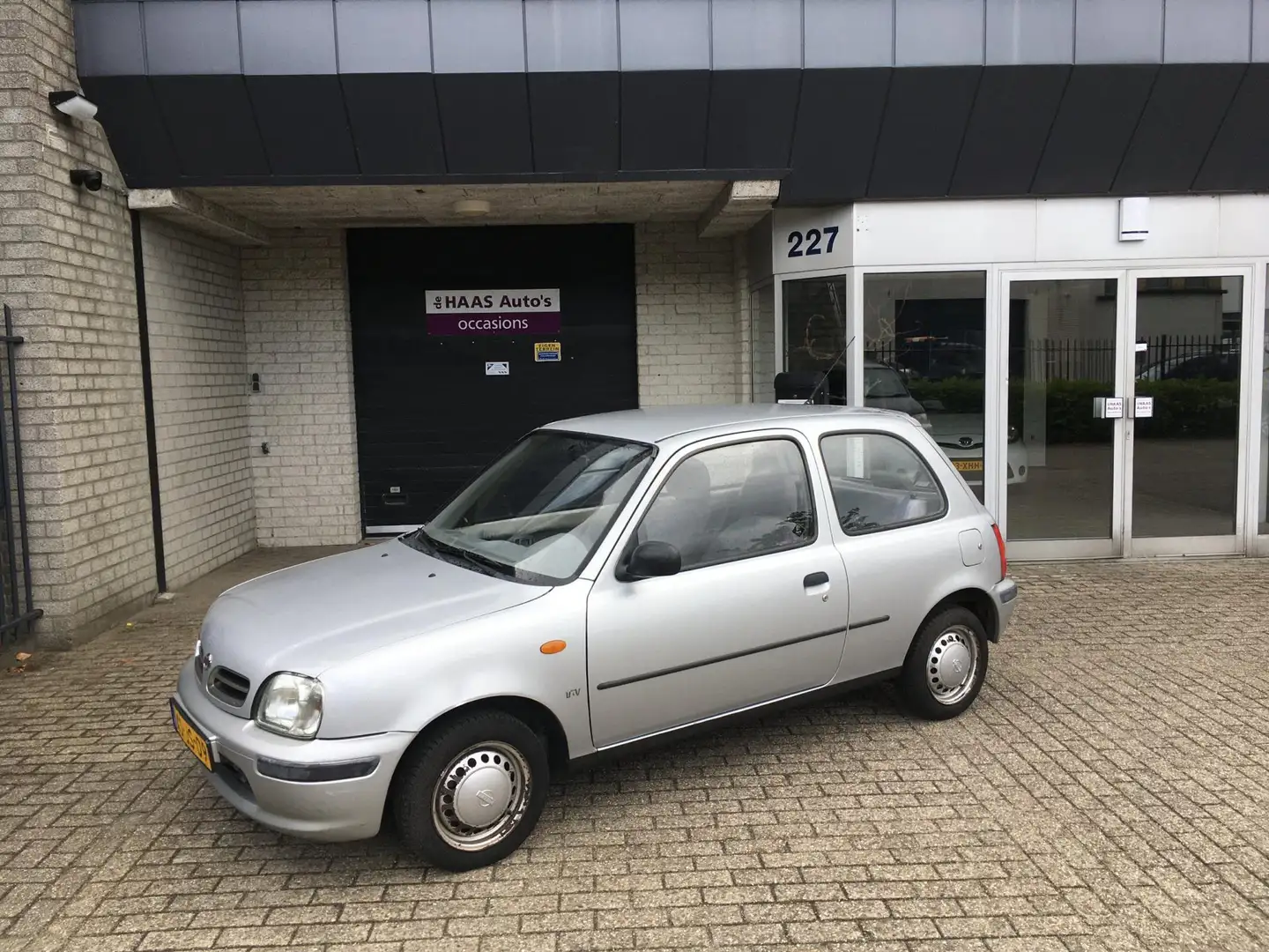 Nissan Micra 1.0 GL N-CVT / APK 17 NOVEMBER 2025 / AUTOMAAT / S Gris - 1