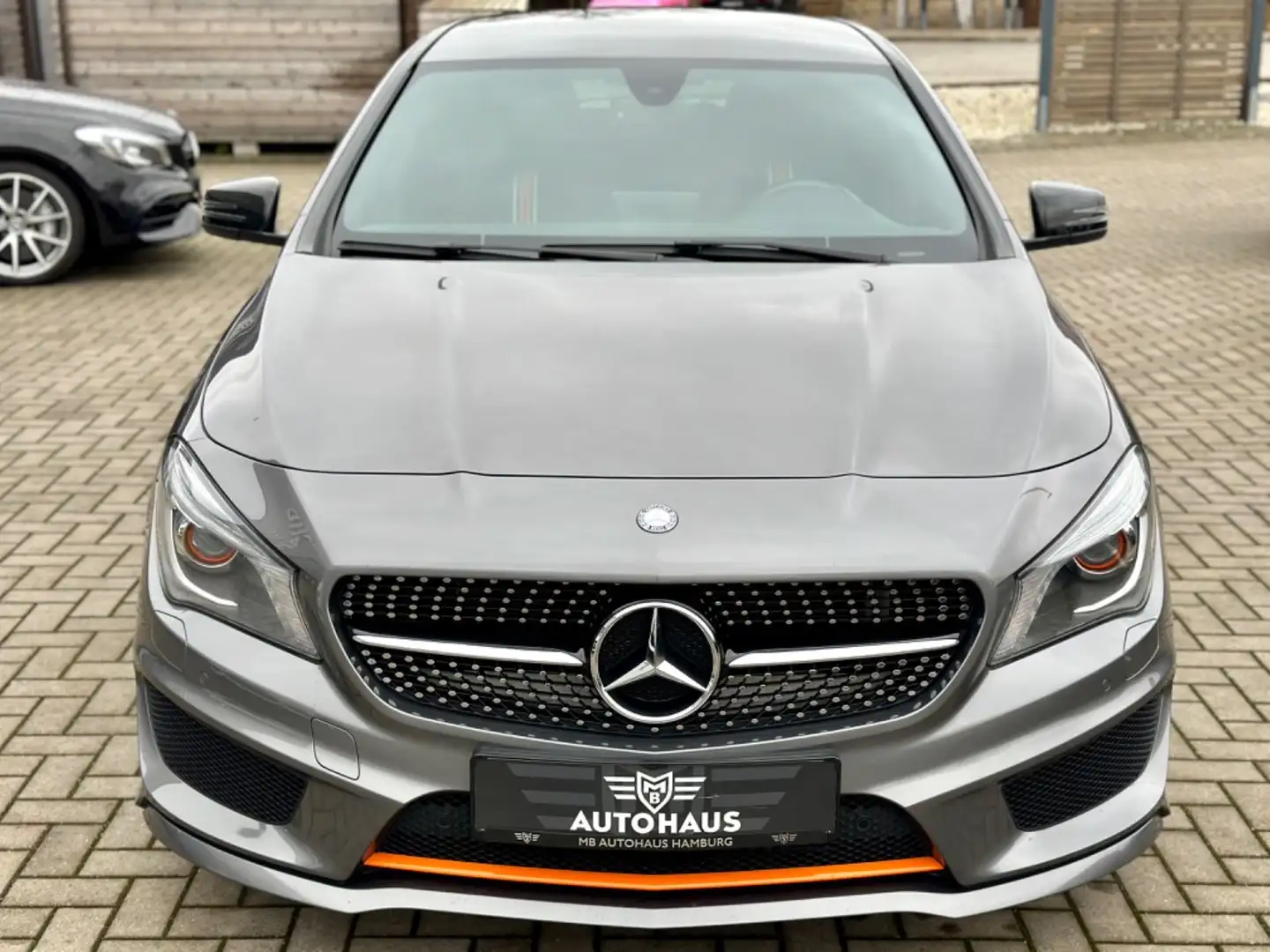 Mercedes-Benz CLA 250 AMG-Paket,4-Matic,Orange-Edition,VOL,TOP Gris - 2