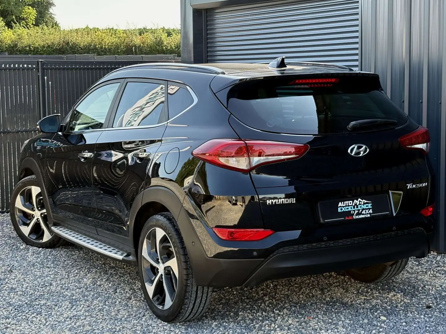 Hyundai TUCSON 1.7 CRDi 2WD Premium/ Full Options/ 1er Main Noir - 2