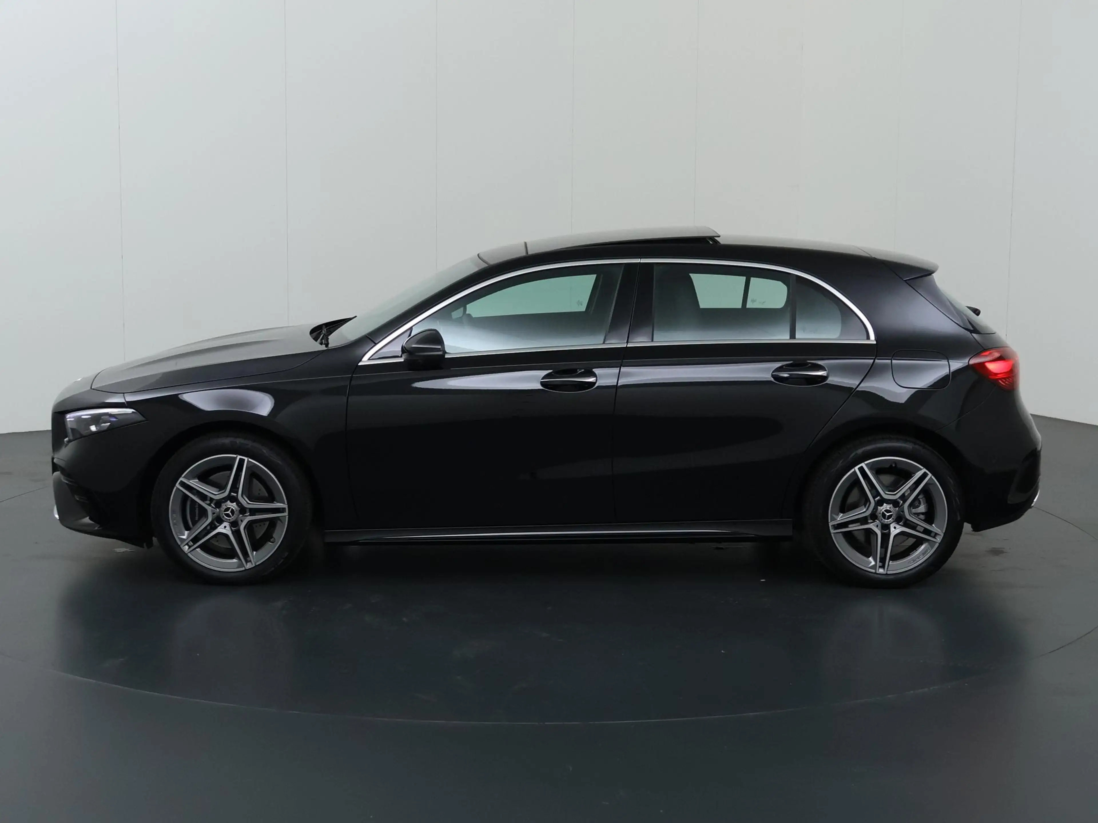 Mercedes-Benz A 250 250e Business Solution AMG | Panoramaschuifdak | H — photo 5