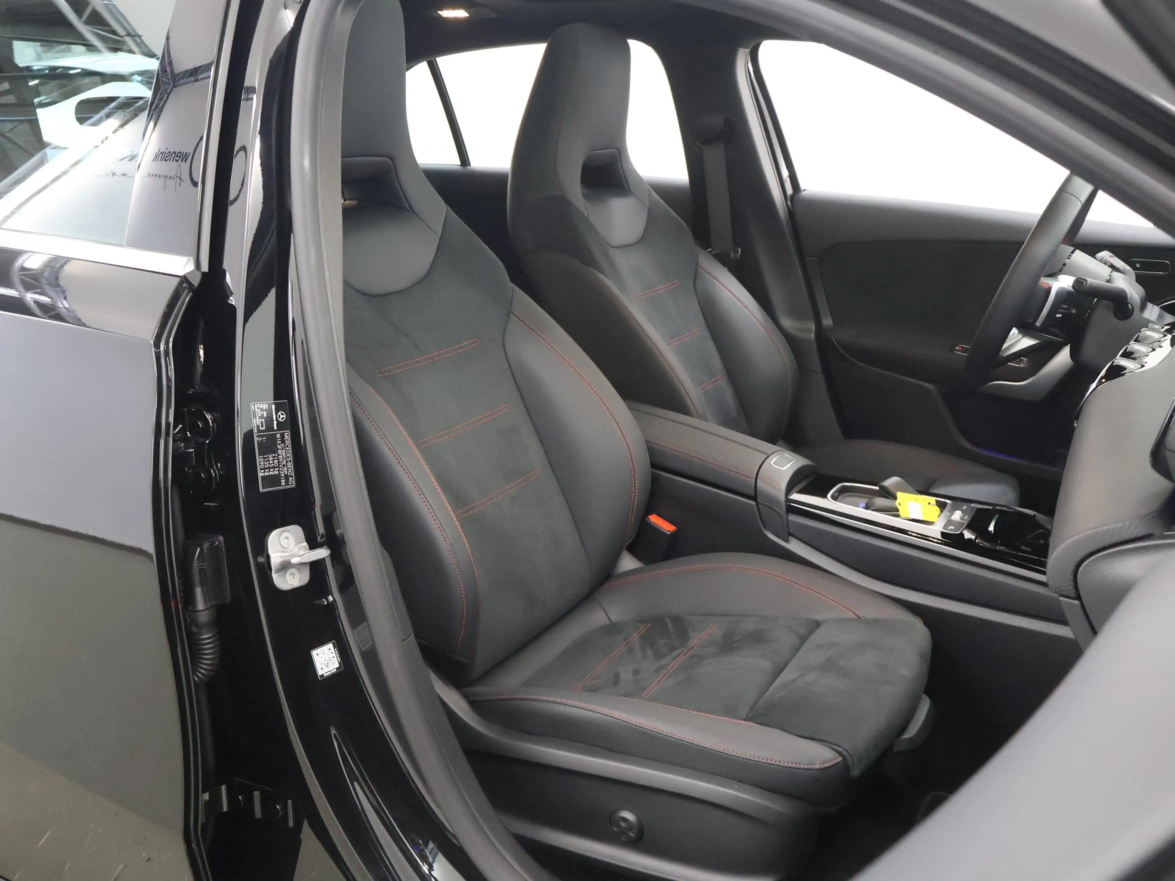 Mercedes-Benz A 250 250e Business Solution AMG | Panoramaschuifdak | H — photo 10