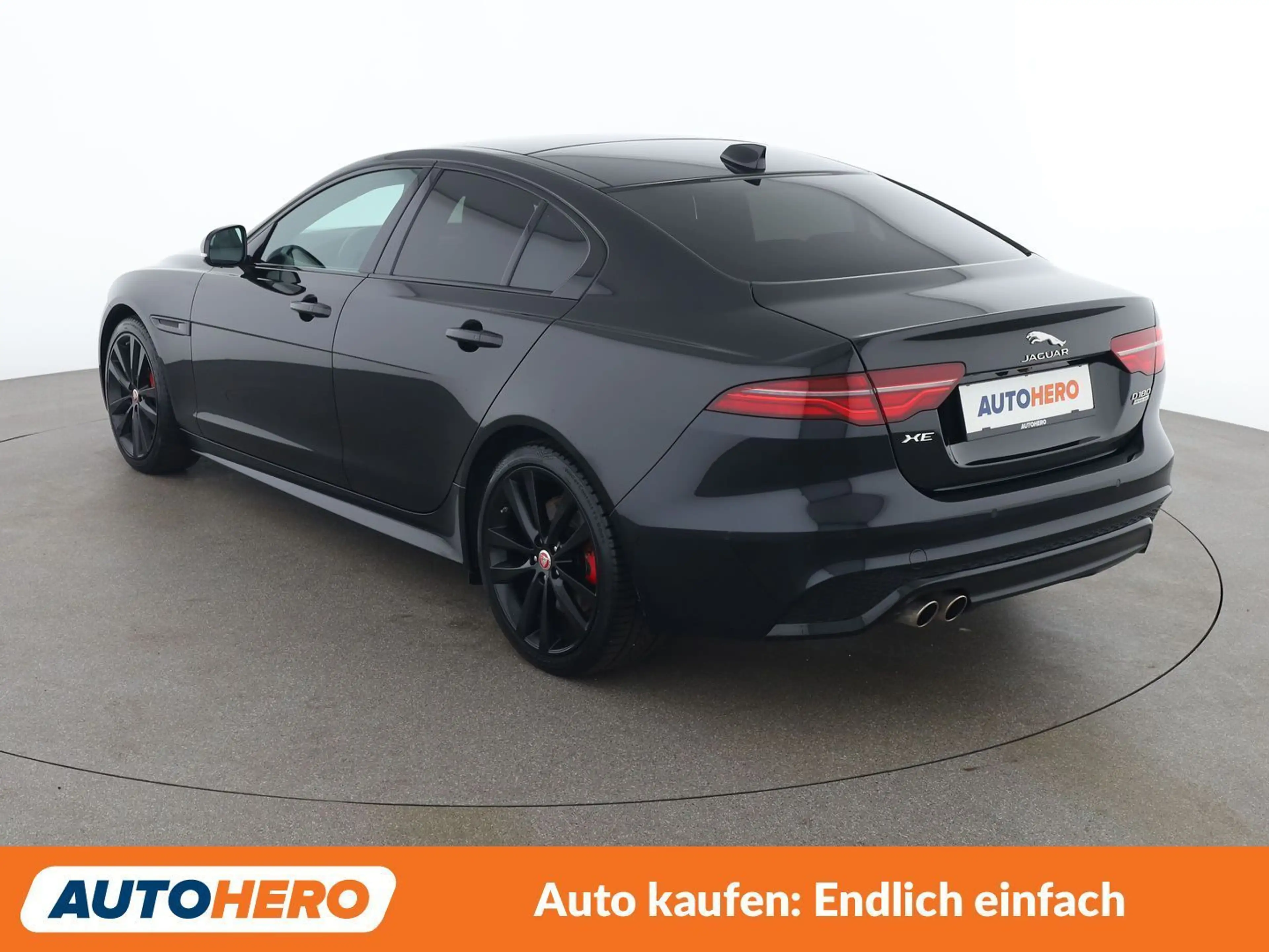 Jaguar XE D180 R-Dynamic SE AWD — photo 4