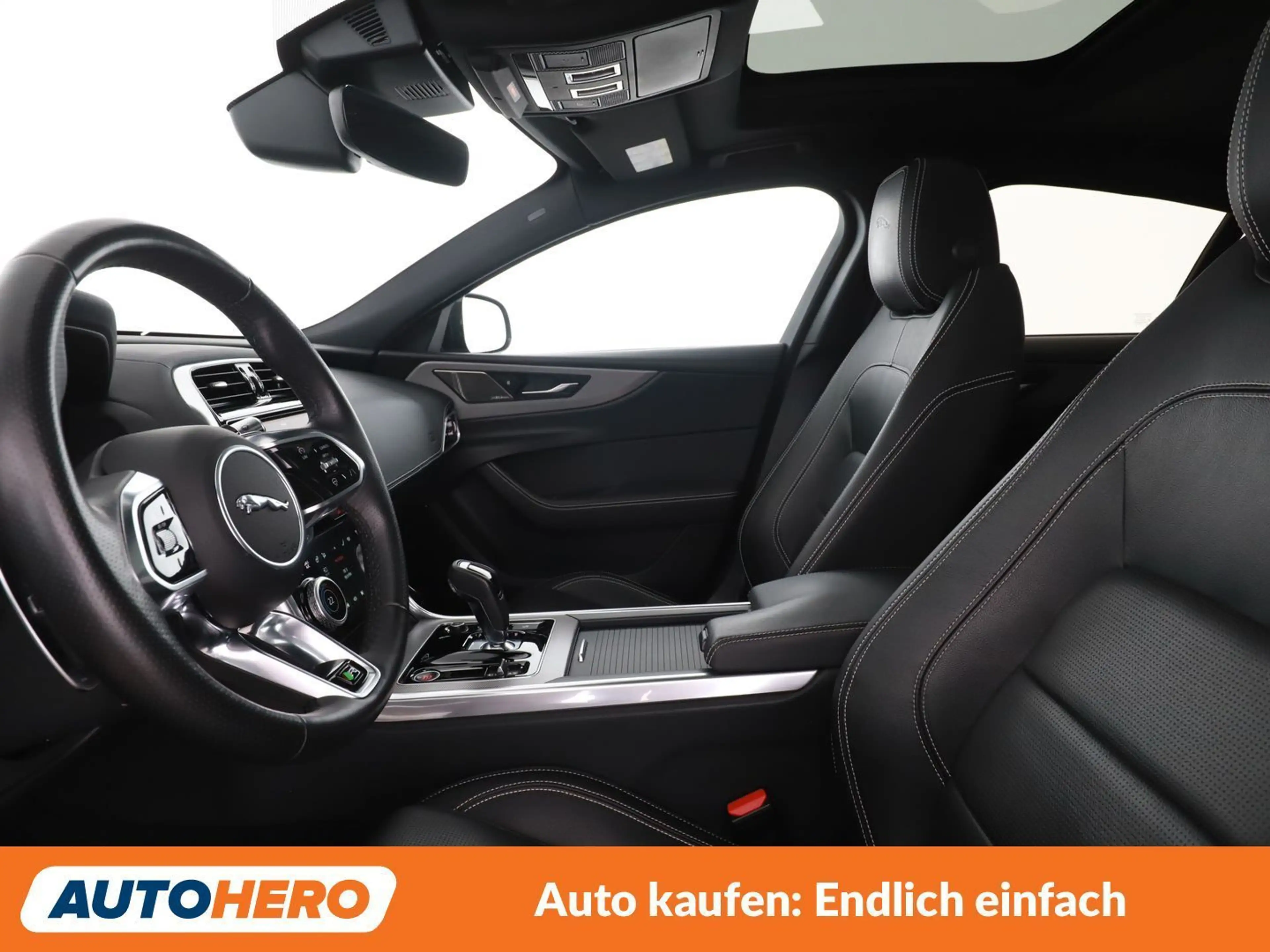 Jaguar XE D180 R-Dynamic SE AWD — photo 10