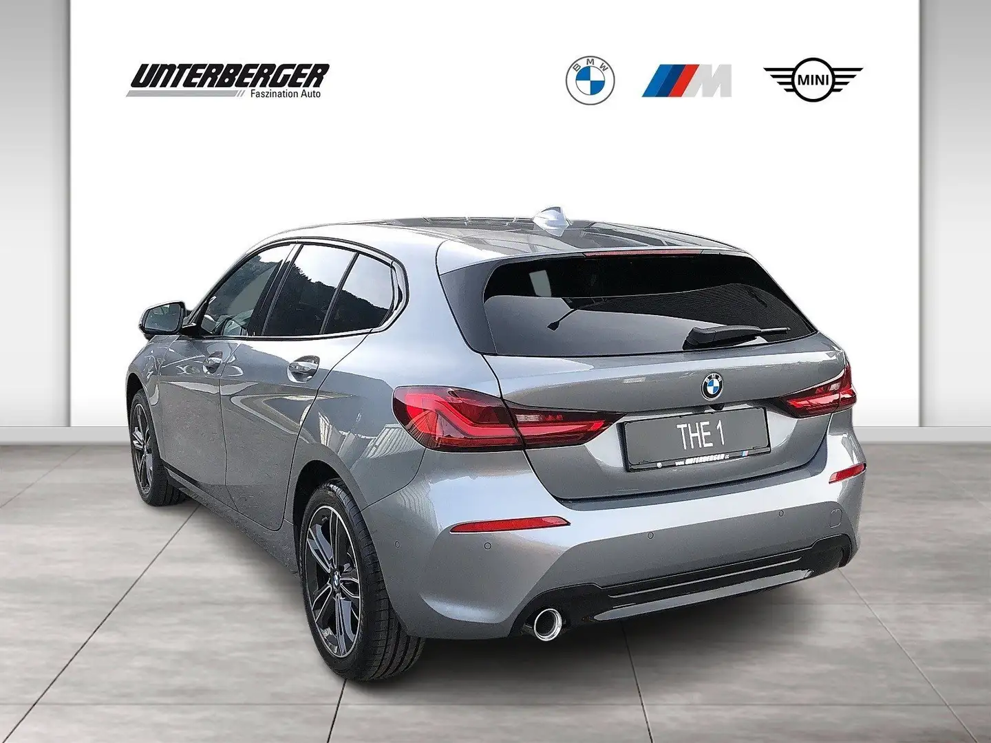 BMW 116 d 5 - Türer Vorführwagen // Sport Line //  Anhänge Grau - 2