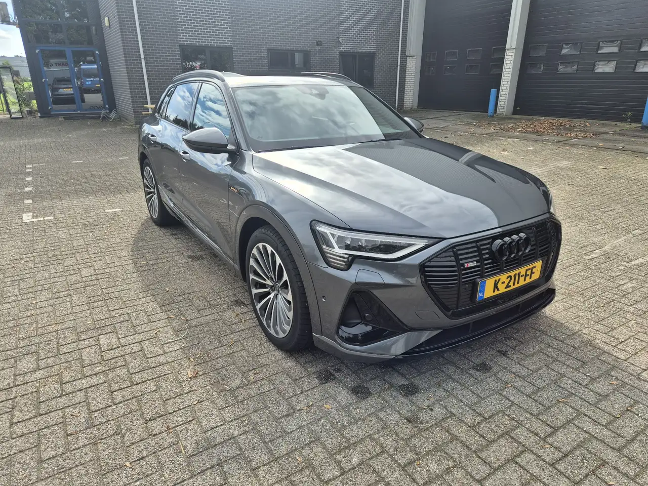 Audi e-tron