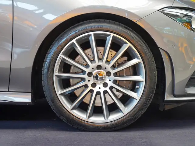 Mercedes-Benz Cla view 2