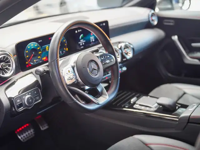 Mercedes-Benz Cla view 14