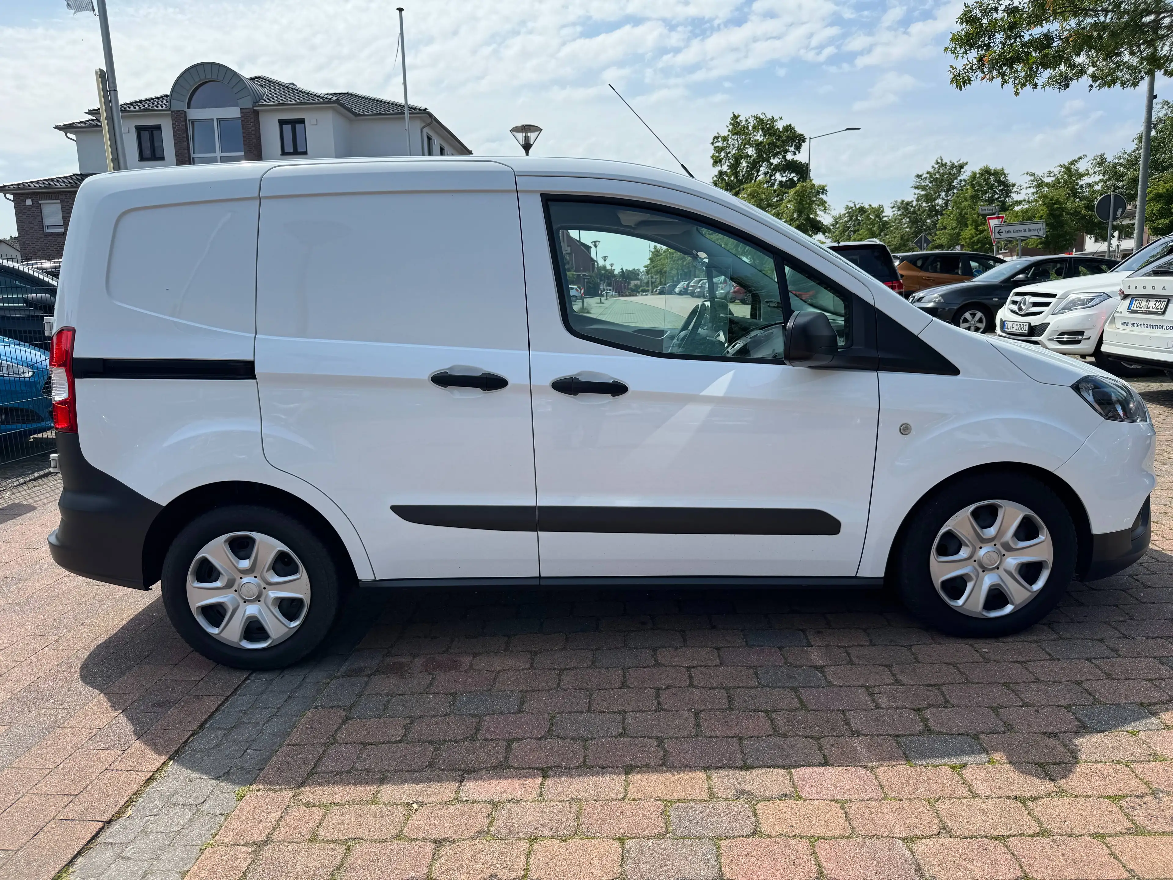 Ford Transit Courier D - Klima — photo 5