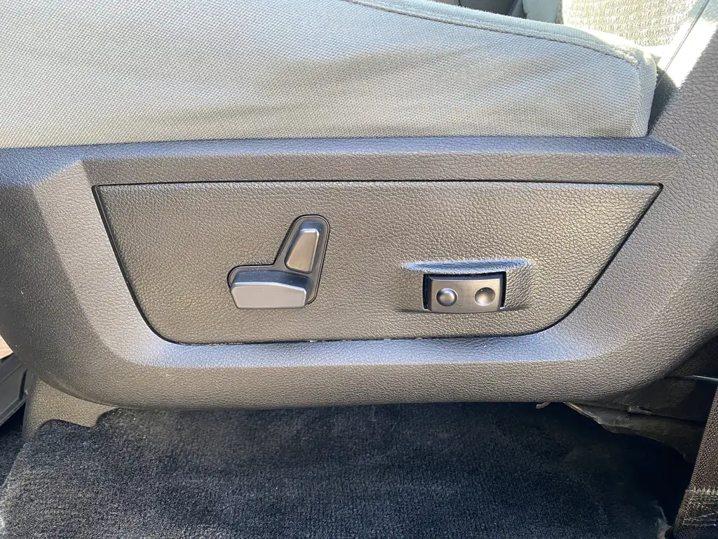 2017 RAM 1500 Outdoorsman CrewCab 149 | SunRoof | Heated Steerin — photo 8