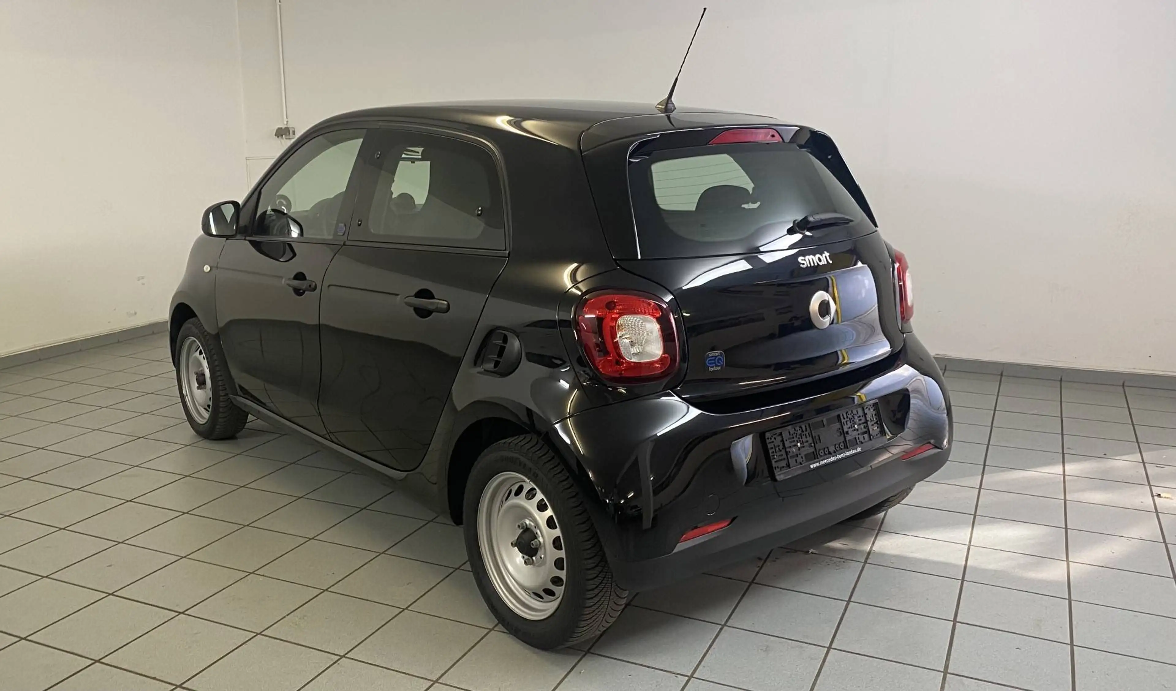 smart forFour electric drive / EQ 22 KW Schnelllader — photo 2