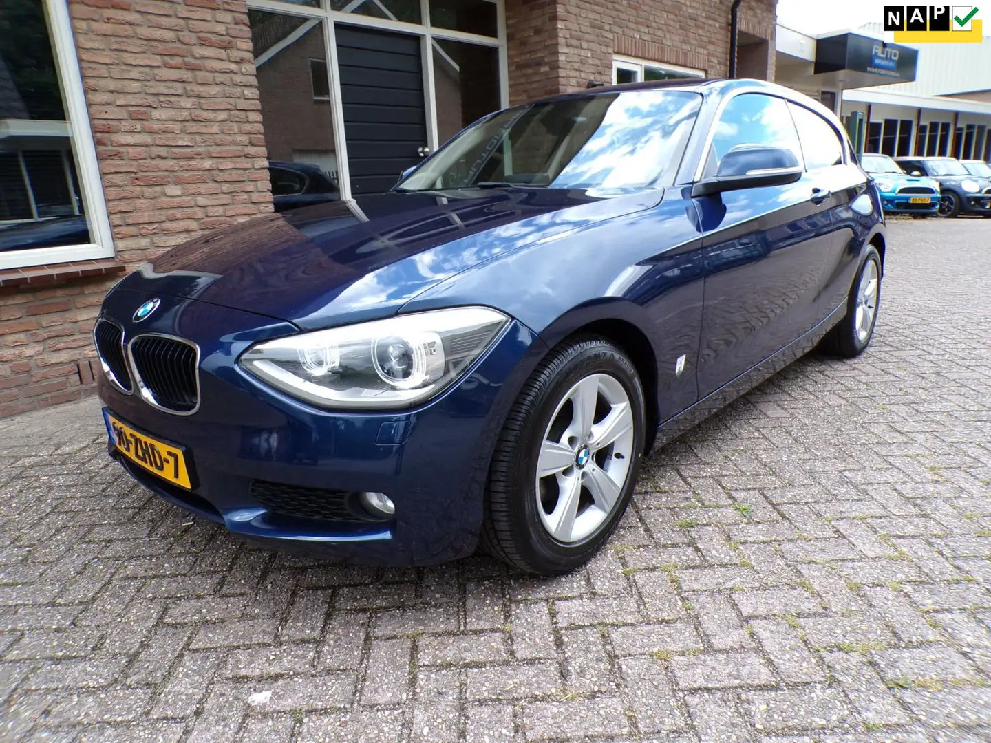 BMW 116 1-serie 116i Upgrade Edition Automaat / Leder / Na Blauw - 1