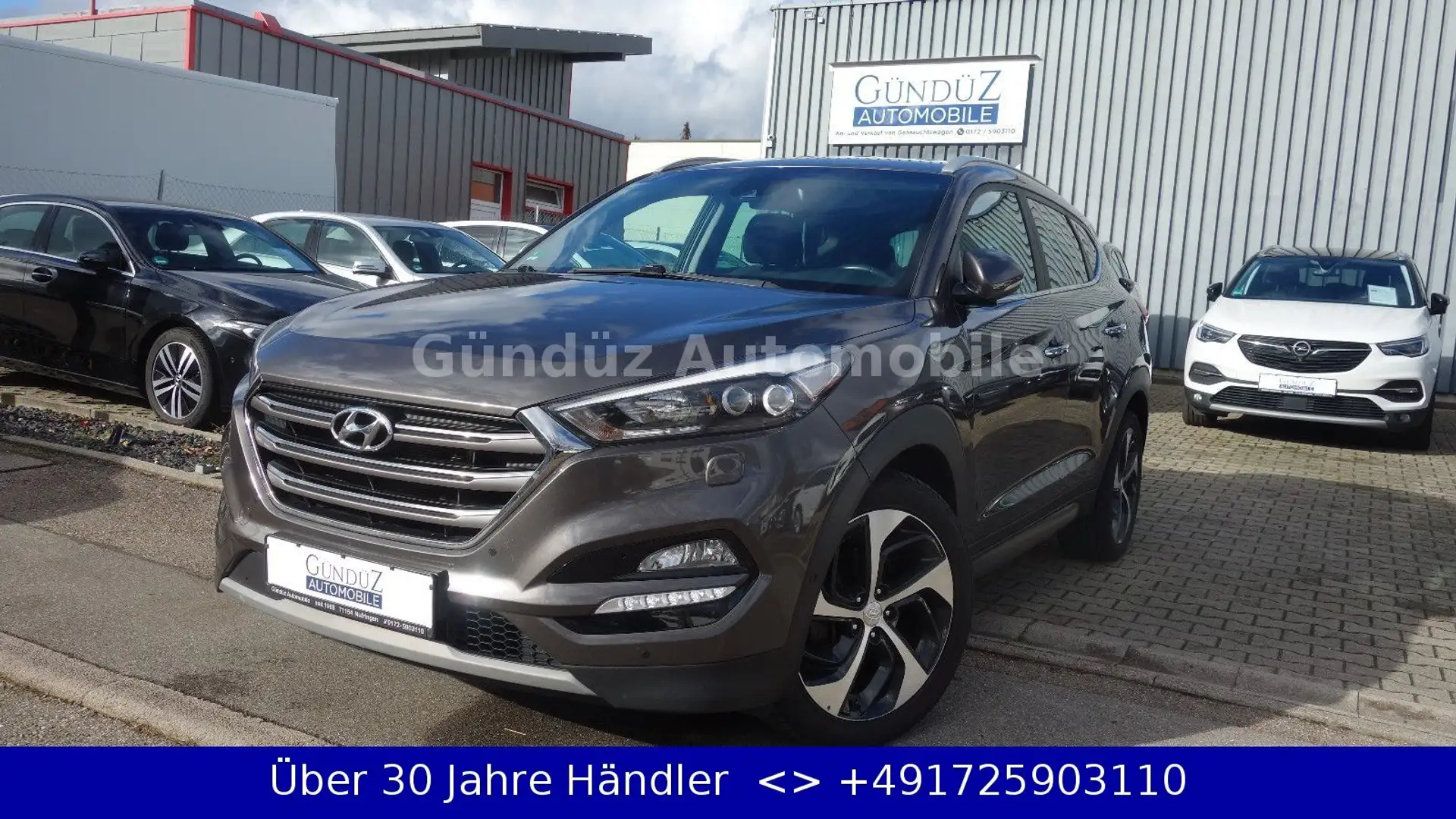 Hyundai TUCSON 2.0 CRDI Premium 4WD AUTOMATIK* Grau - 1