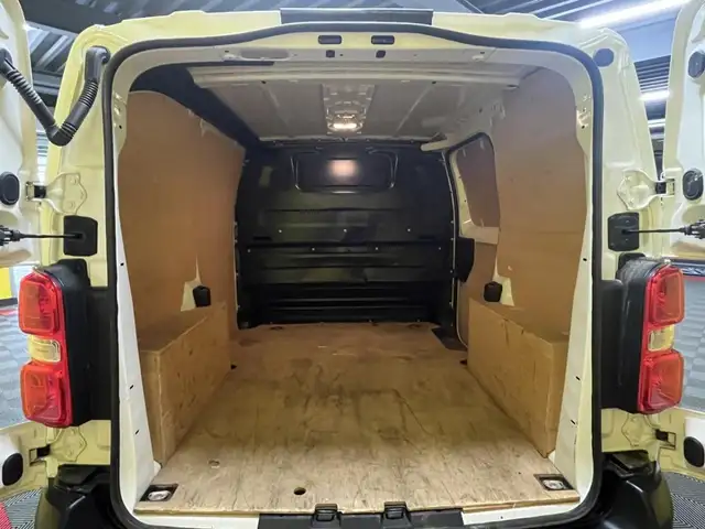 Opel Vivaro view 11