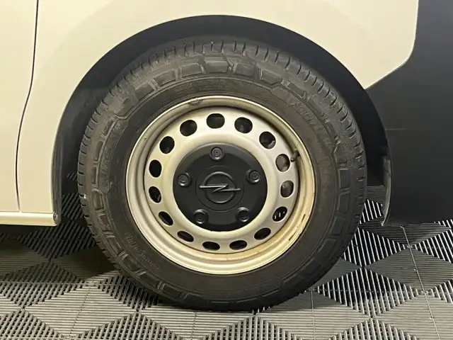 Opel Vivaro view 23