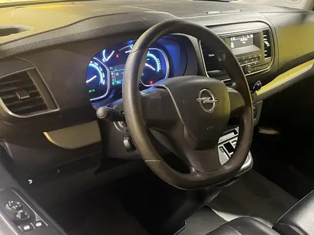 Opel Vivaro view 17