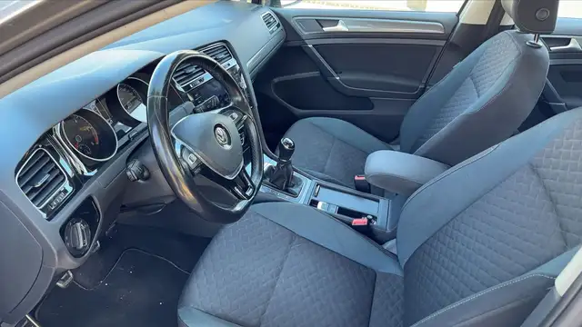 Volkswagen Golf view 8