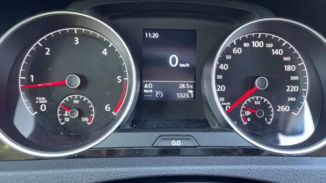 Volkswagen Golf view 12