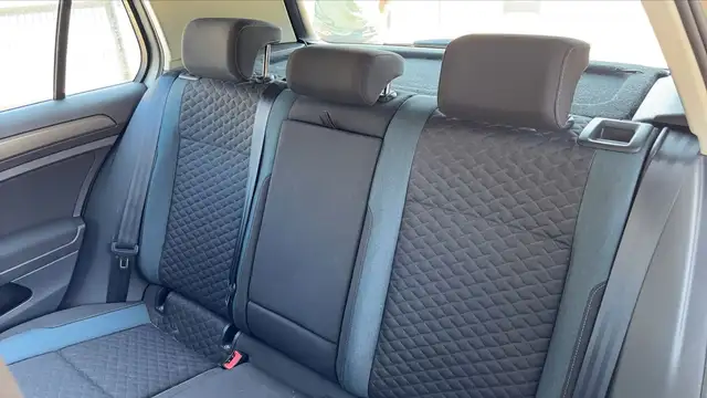 Volkswagen Golf view 9