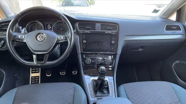 Volkswagen Golf view 11