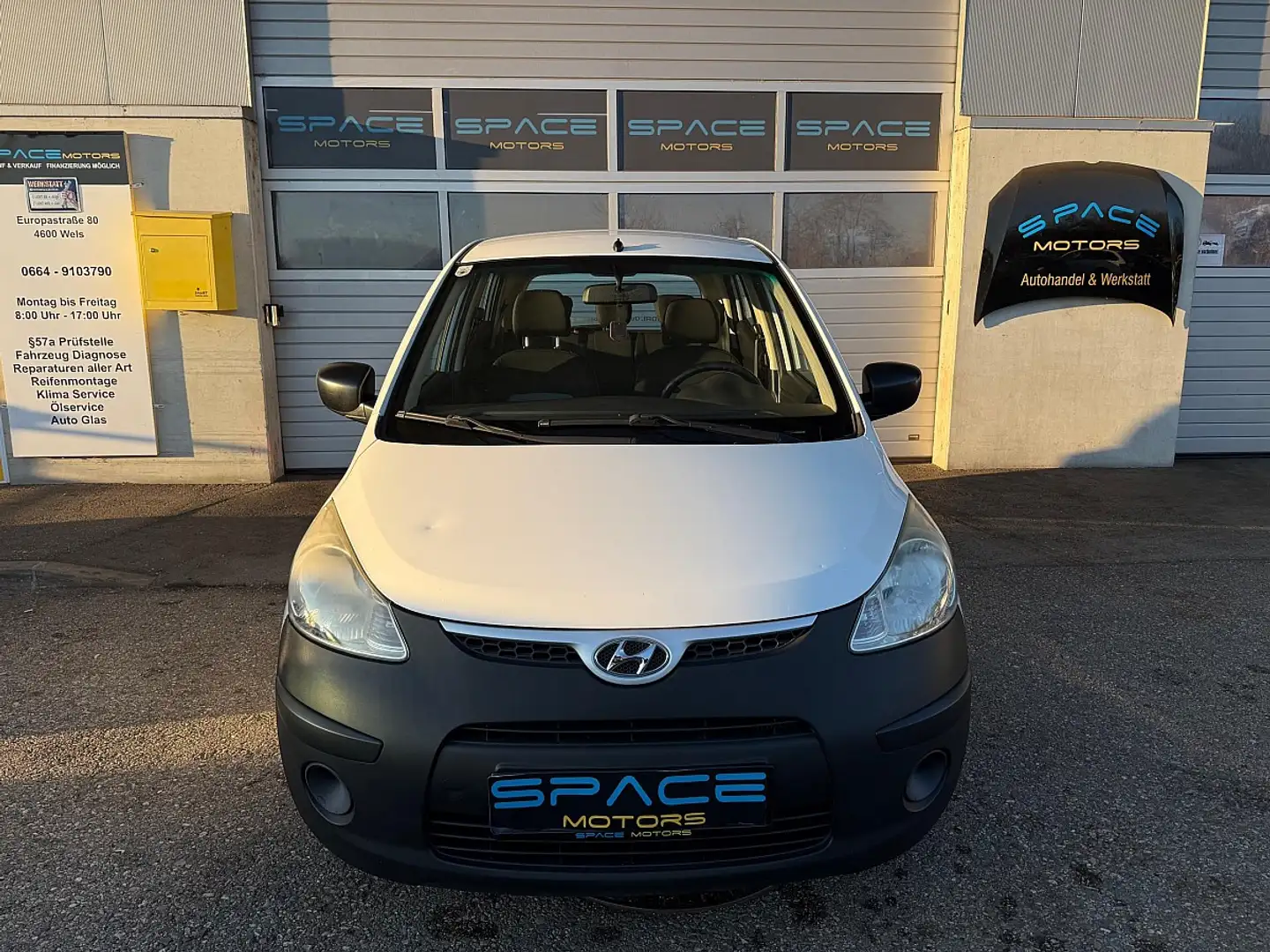 Hyundai i10 1,1 MPI Entry Weiß - 2