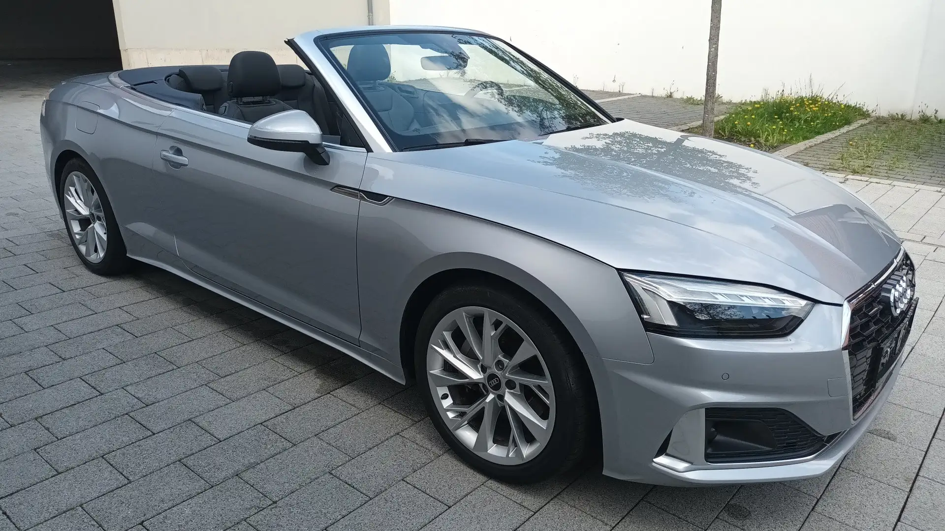 Audi A5 40 TFSI Cabrio adv Kopfraum Navi Matrix Virt Leder Argent - 2