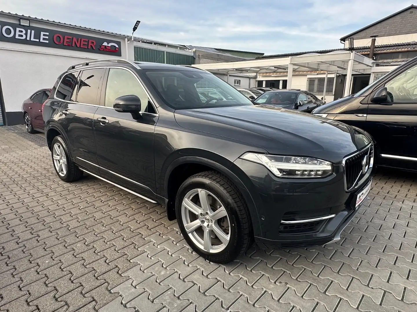 Volvo XC90 Momentum*AWD*7Sitz*LED*LEDER*PANO*NAVI*AHK Grau - 2
