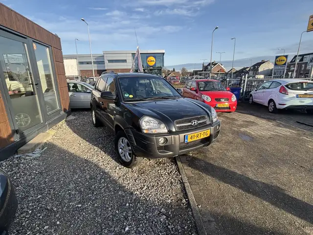 Hyundai Tucson view 2