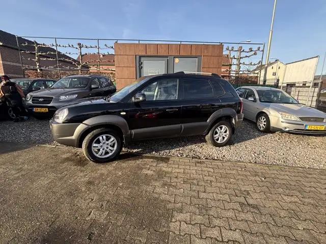 Hyundai Tucson view 3