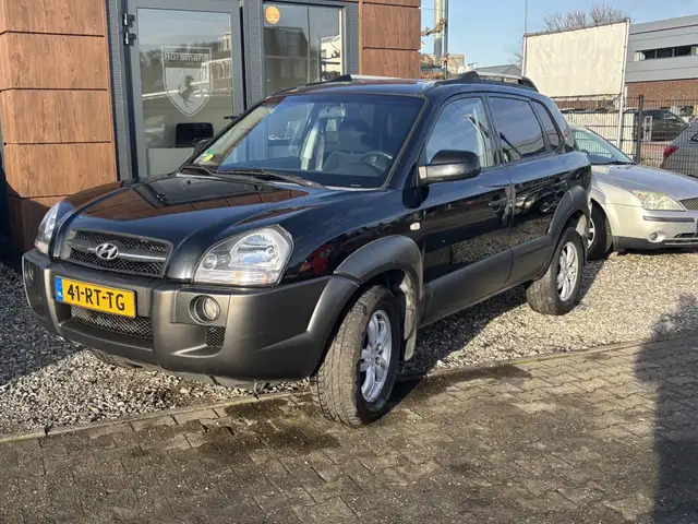 2005 Hyundai Tucson in Black for sale