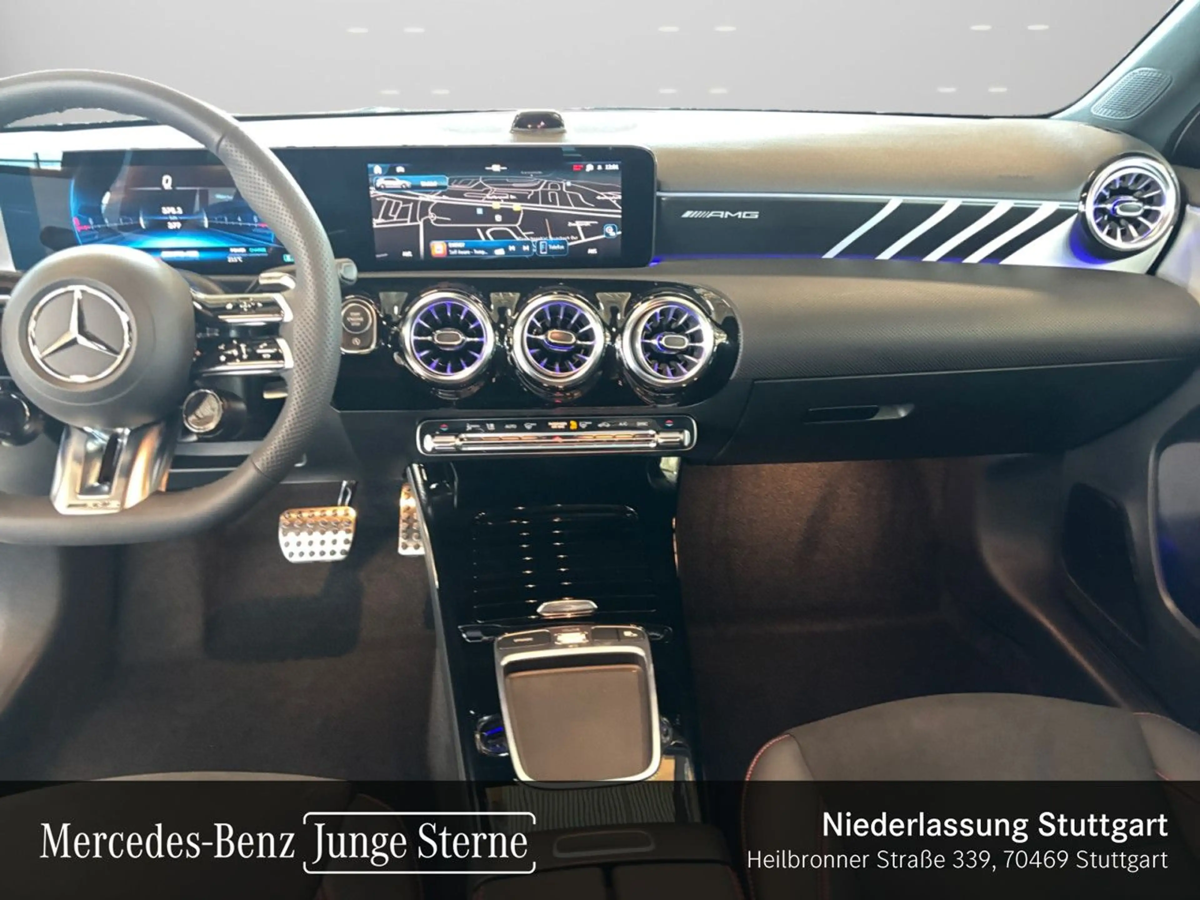 Mercedes-Benz A 35 AMG A 35 4M AMG+PANO+360°+MULTIBEAM+19"+TOTW+KEYLESS — photo 14