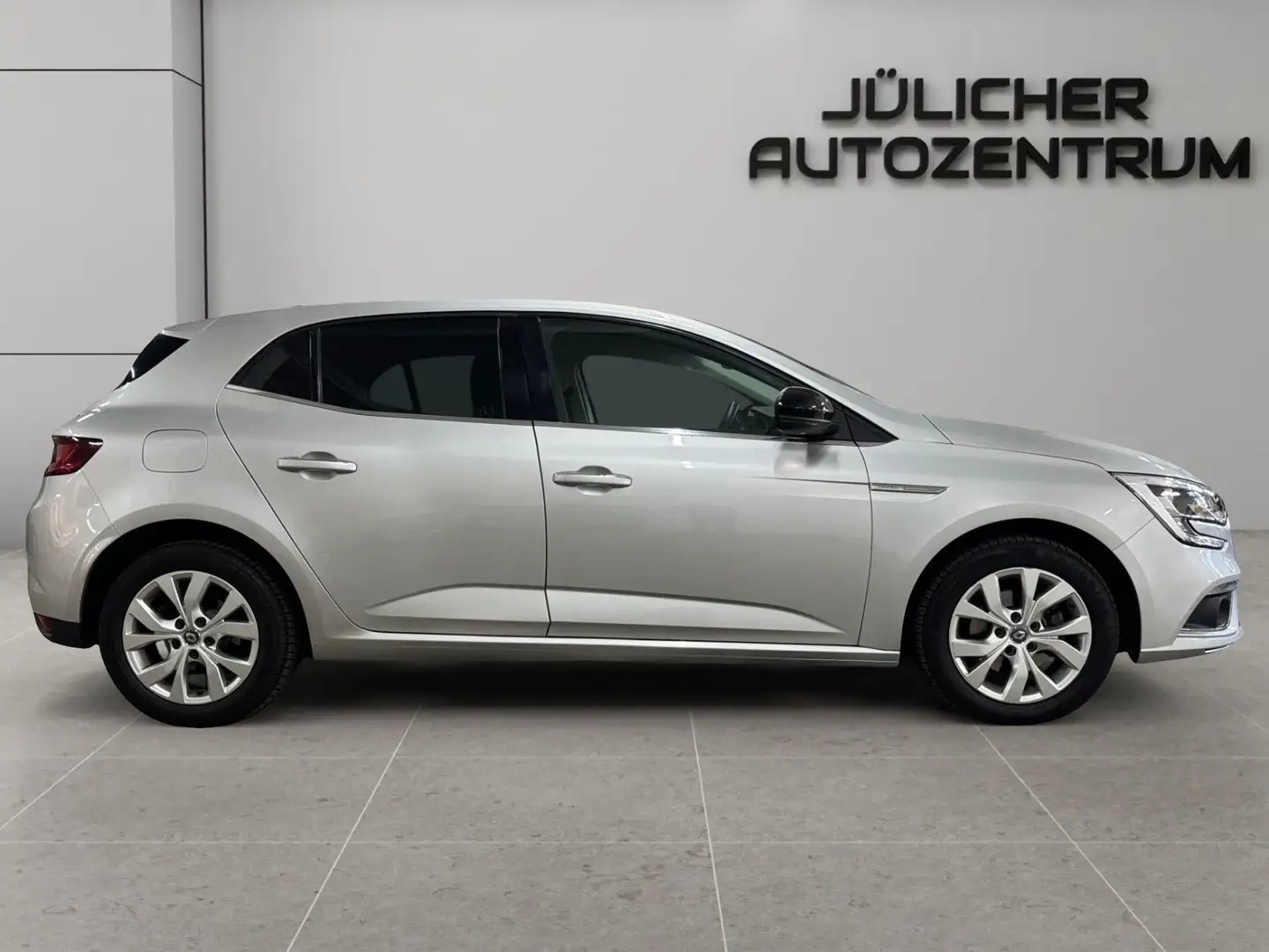 Renault Megane IV Lim. 5-trg. Limited Aut., Insp. Neu Grijs - 2