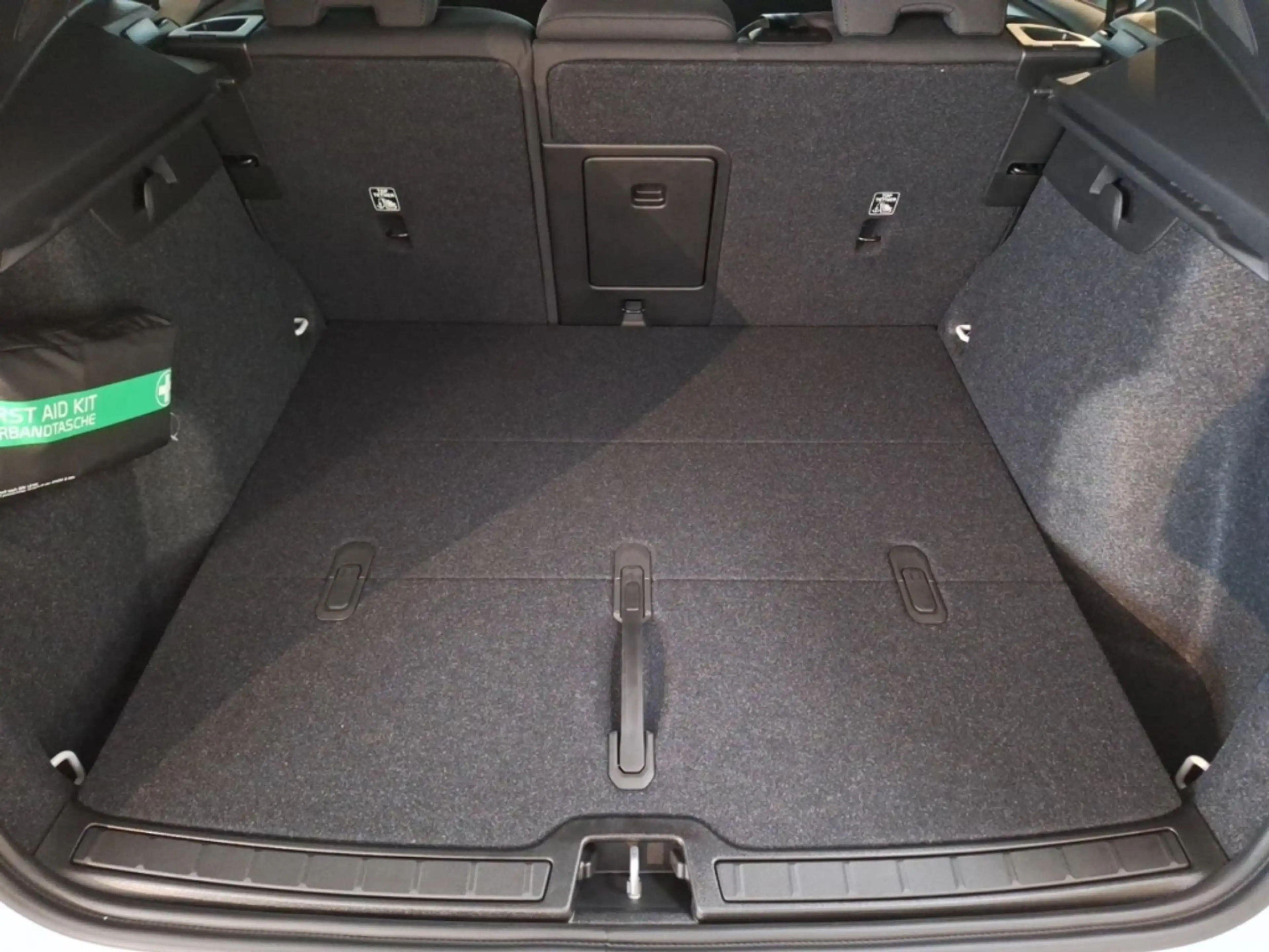 Volvo EX40 Single Motor Ext Range Black Edition Plus 360 Grad — photo 12