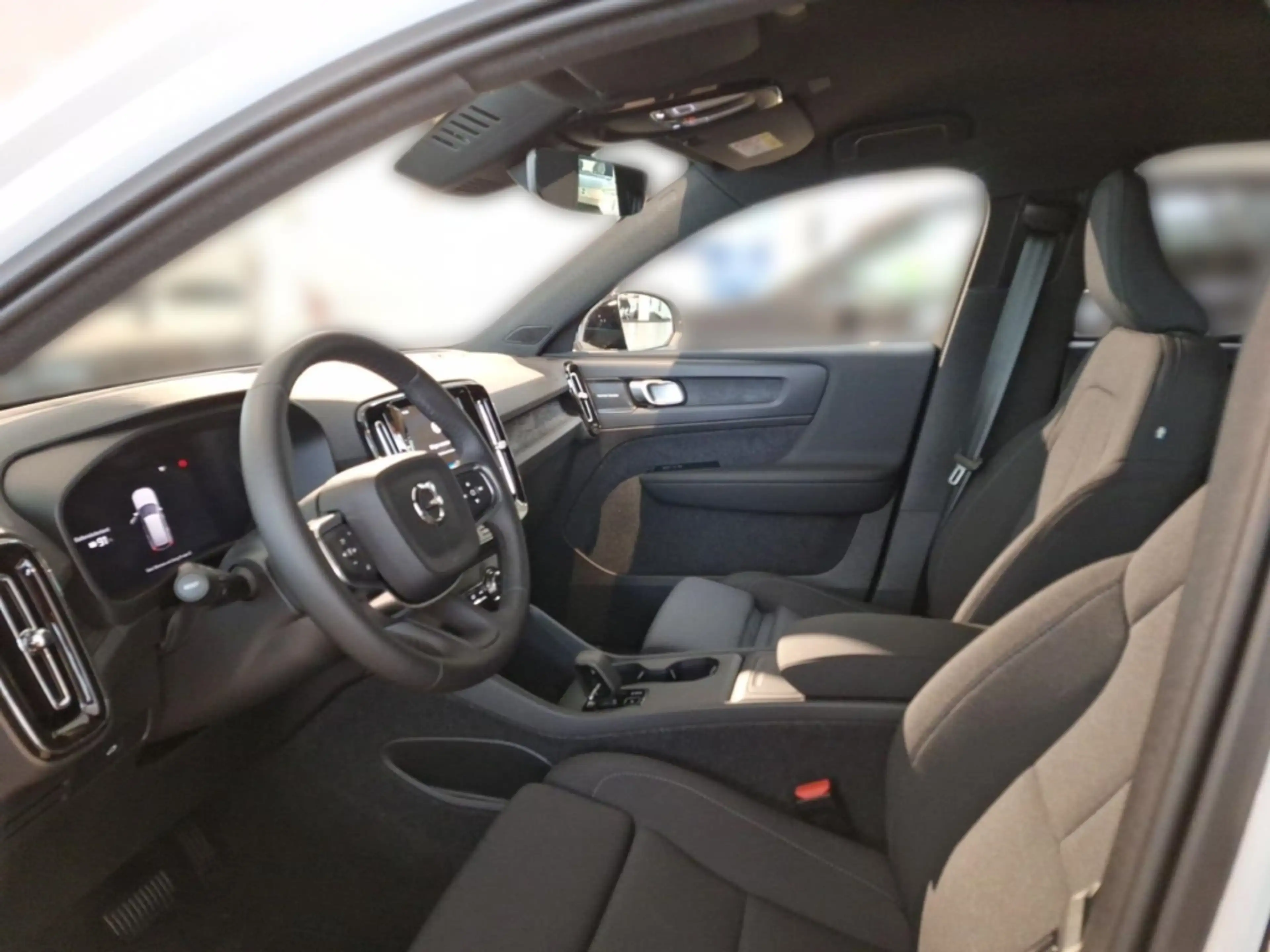 Volvo EX40 Single Motor Ext Range Black Edition Plus 360 Grad — photo 7