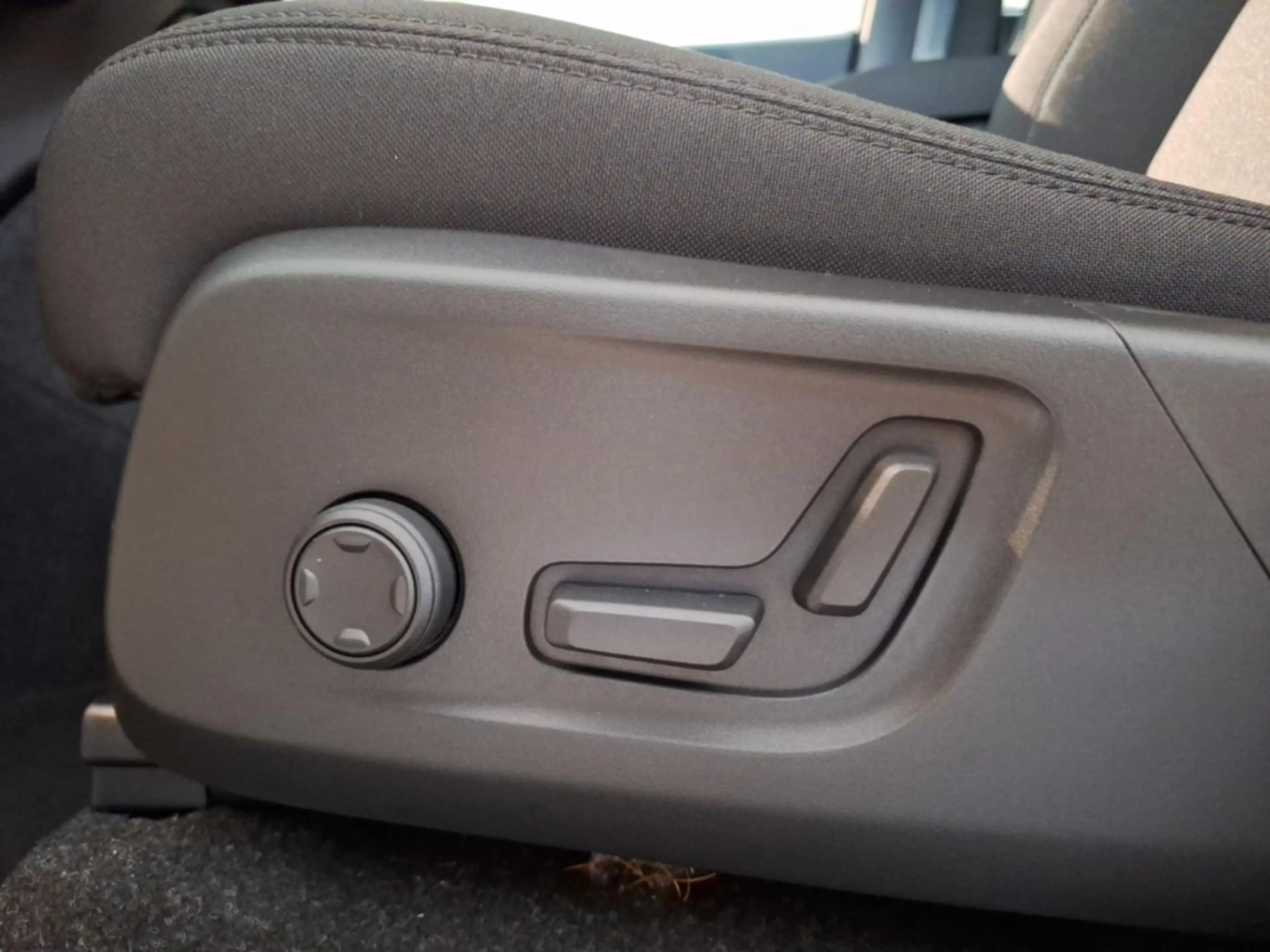 Volvo EX40 Single Motor Ext Range Black Edition Plus 360 Grad — photo 15