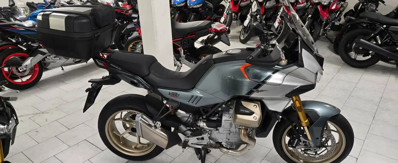 Moto Guzzi V 100