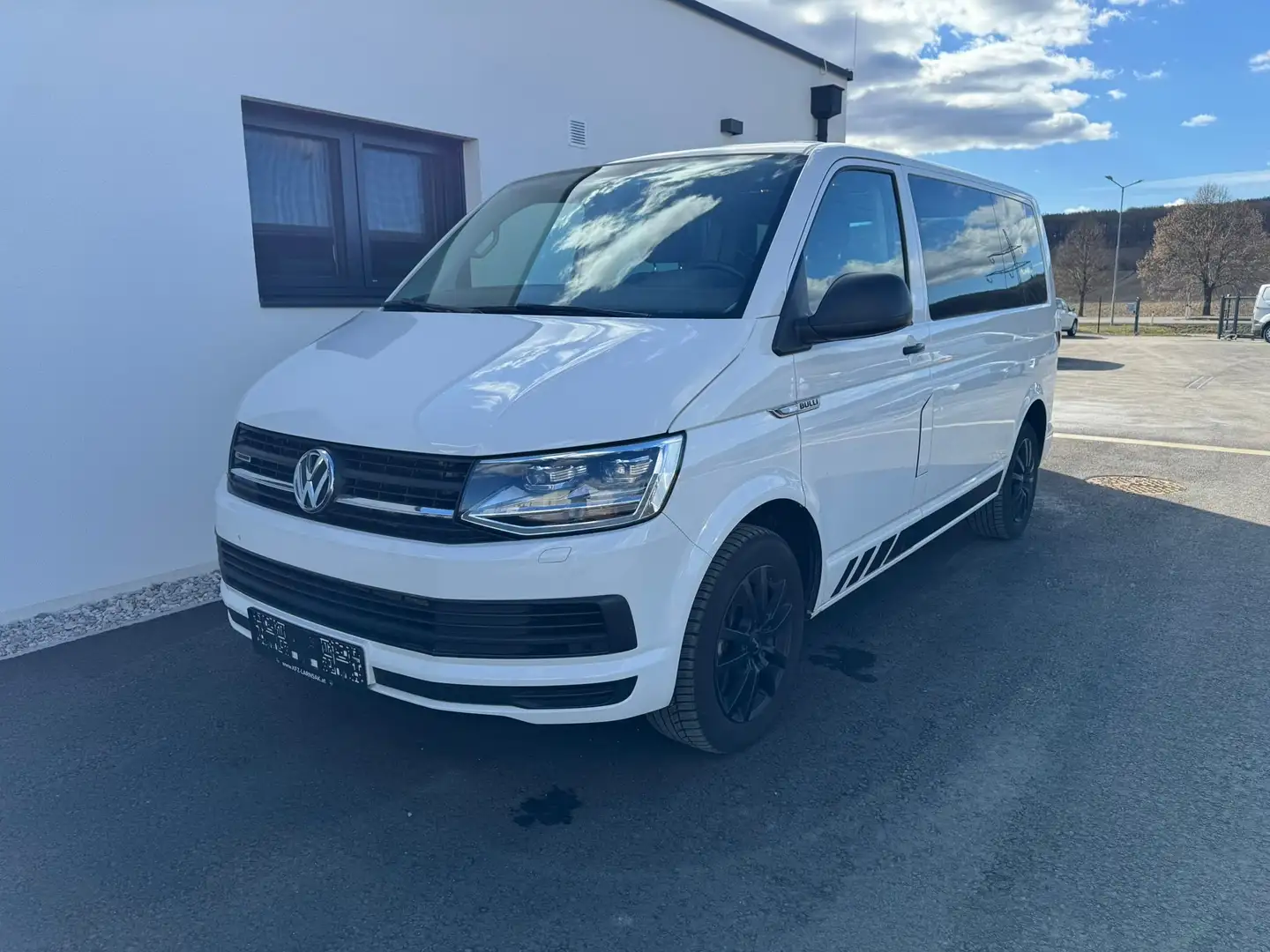 Volkswagen T6 Multivan Multivan Trendline 4Motion Weiß - 1