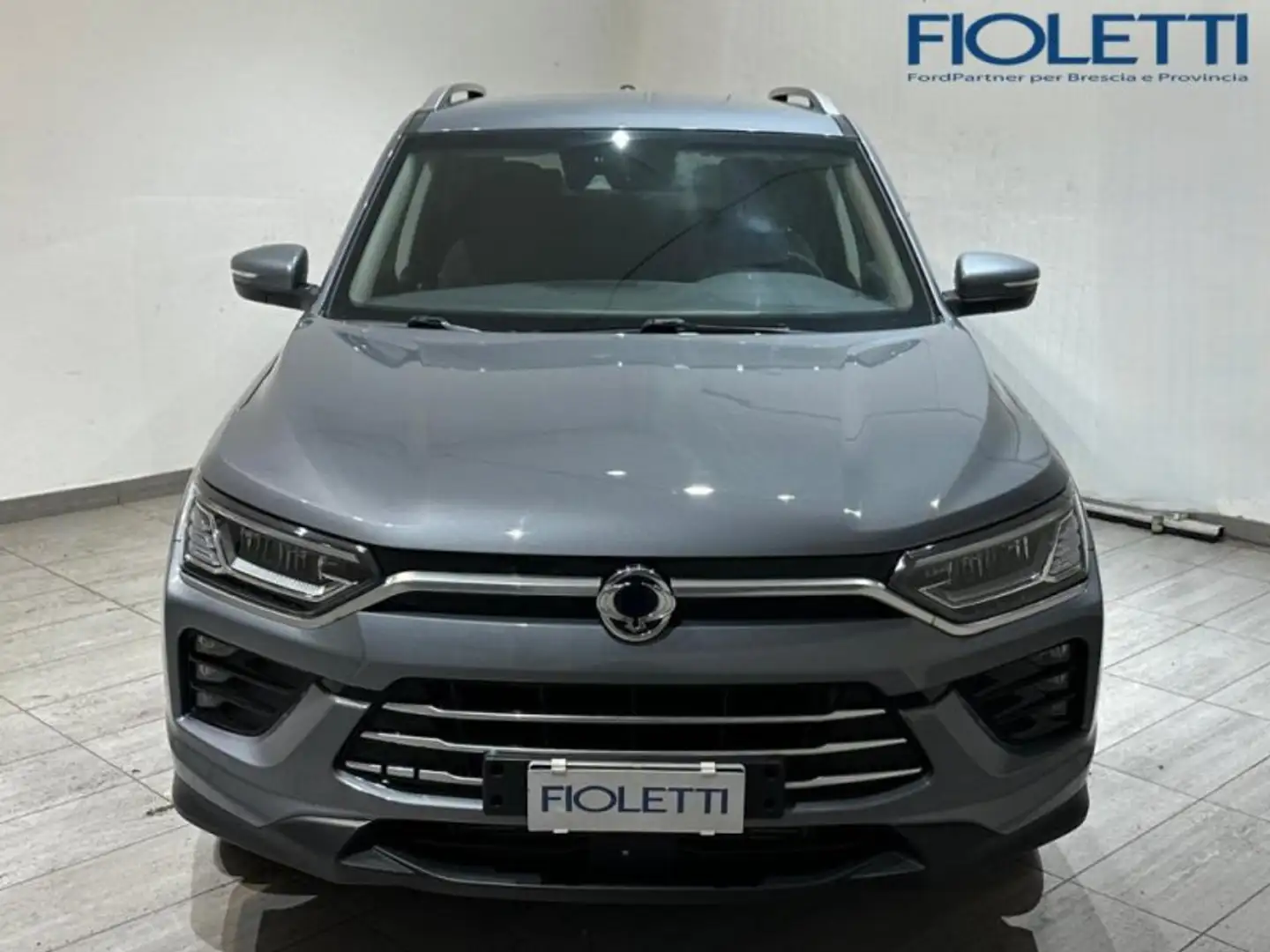 SsangYong Korando 4ª SERIE 1.6 DIESEL 2WD AUT. ICON Grau - 2