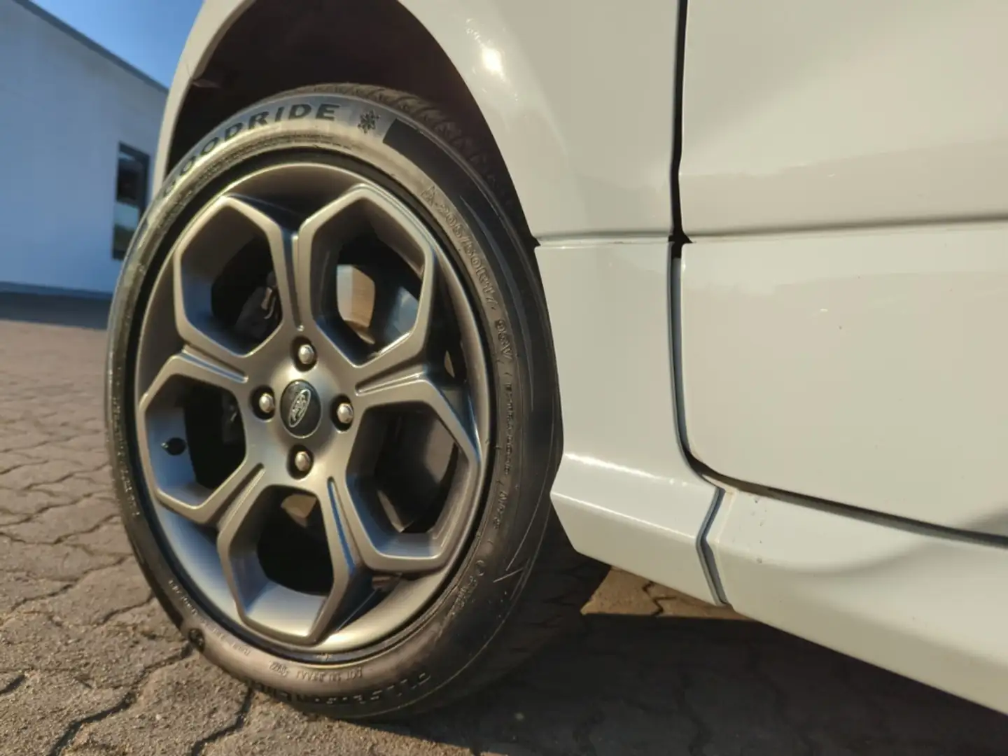 Ford EcoSport ST-Line 1.0 EcoBoost Autom. +AHK+Allwetter+Sitzhzg Weiß - 2