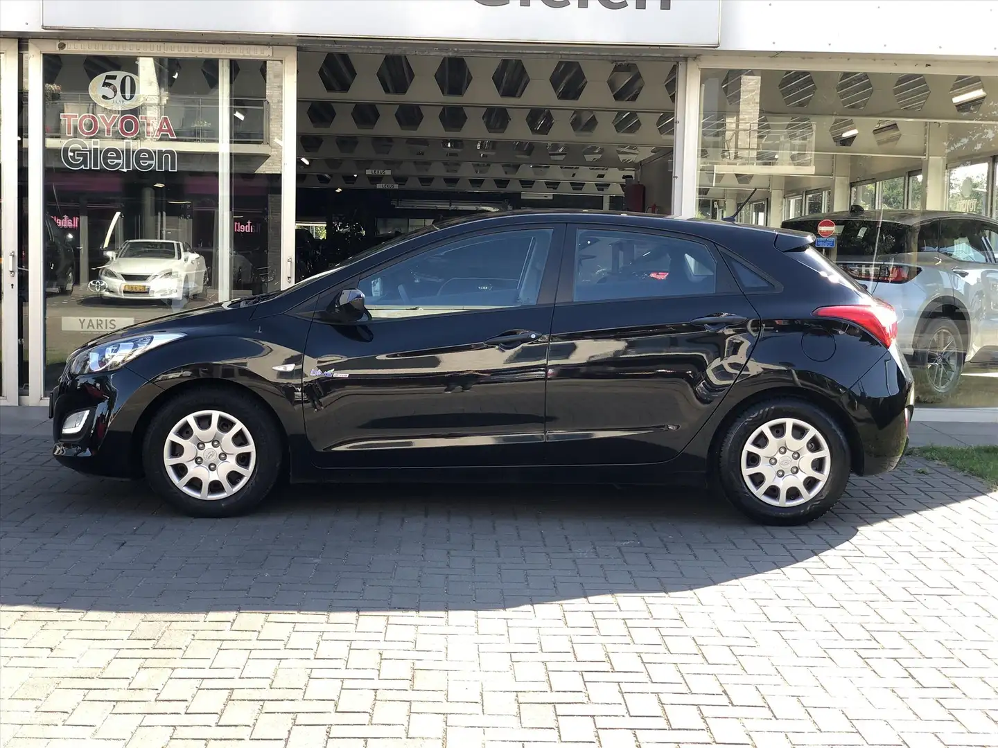 Hyundai i30 1.6 GDi Blue i-Drive Cool Plus | Airco, Stuurwielb Noir - 2