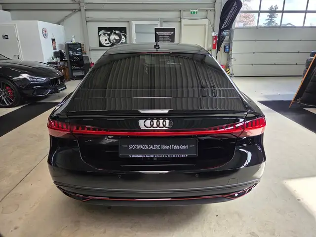 Audi A7 view 12