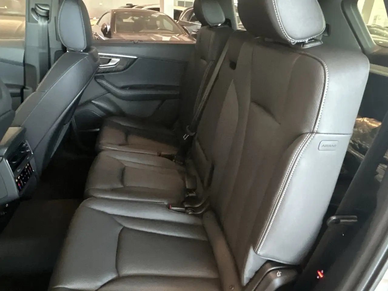 Audi Q7 снимка Audi Q7